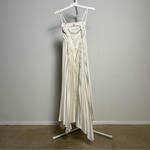 Abercrombie & Fitch Giselle Cream Pleated Maxi Dress - Picture 9 of 9